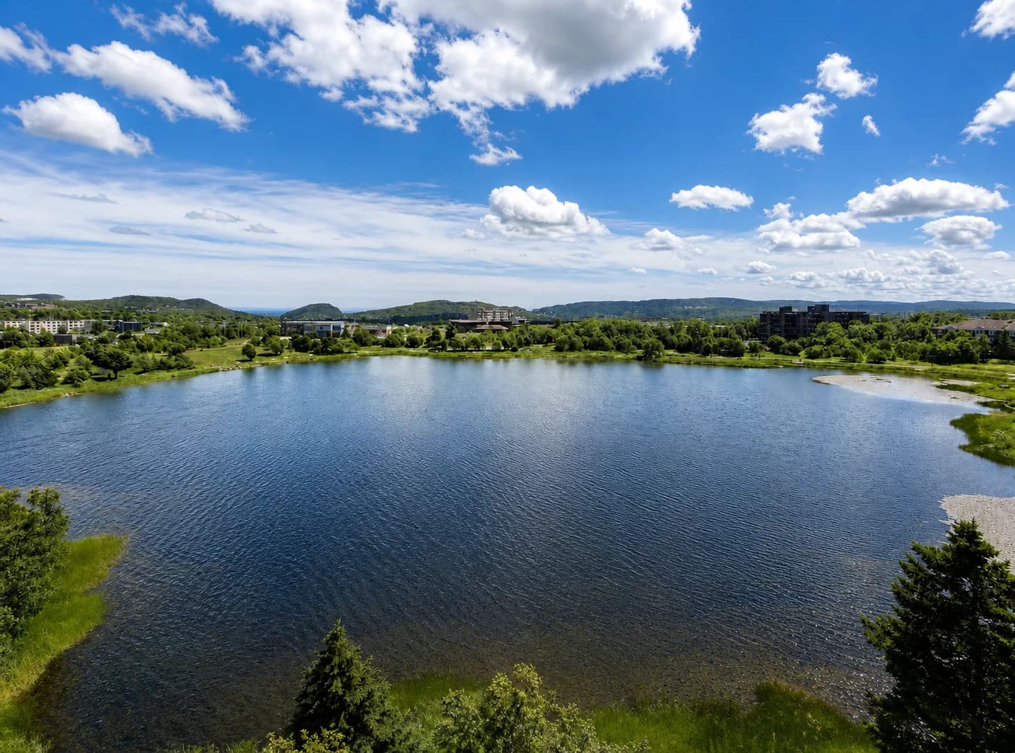 Kenny's Pond beside the water